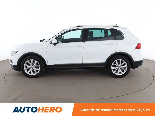 Volkswagen Tiguan view 3
