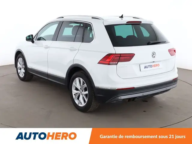 Volkswagen Tiguan view 4