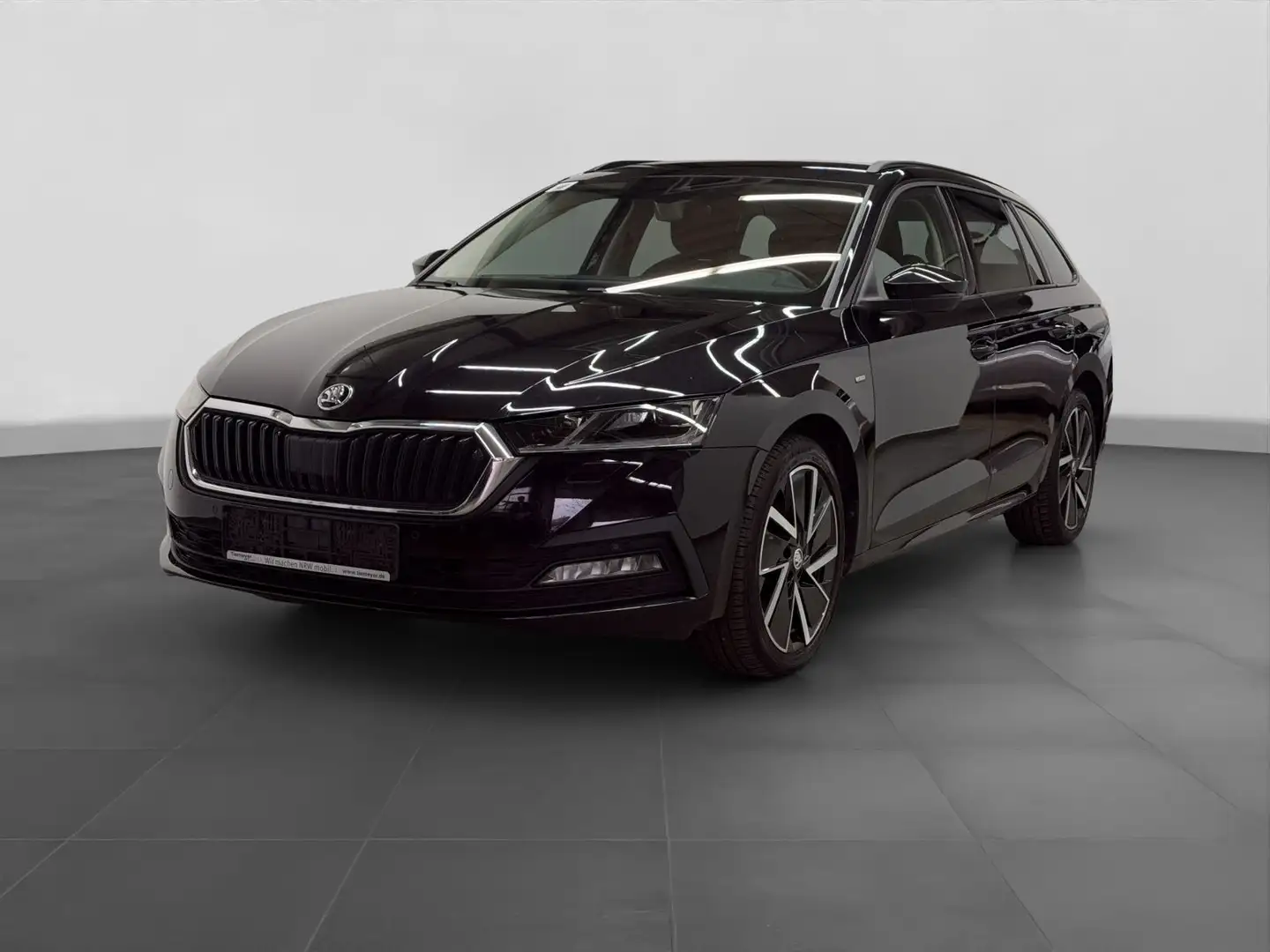 Skoda Octavia Combi 2.0 TDI DSG CLEVER MATRIX LM18 AHK Schwarz - 2