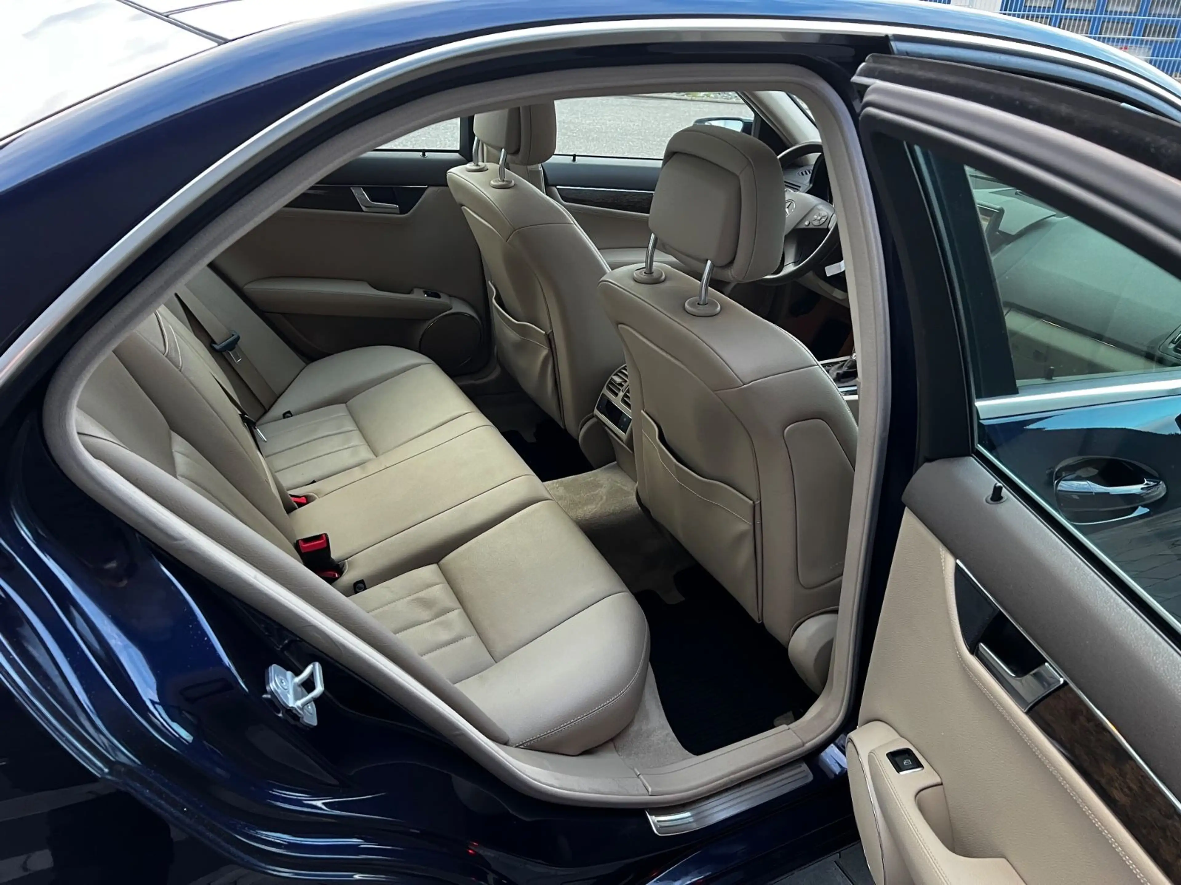 Mercedes-Benz C 350 CDI Lim BlueEfficiency 4Matic Automatik — photo 13
