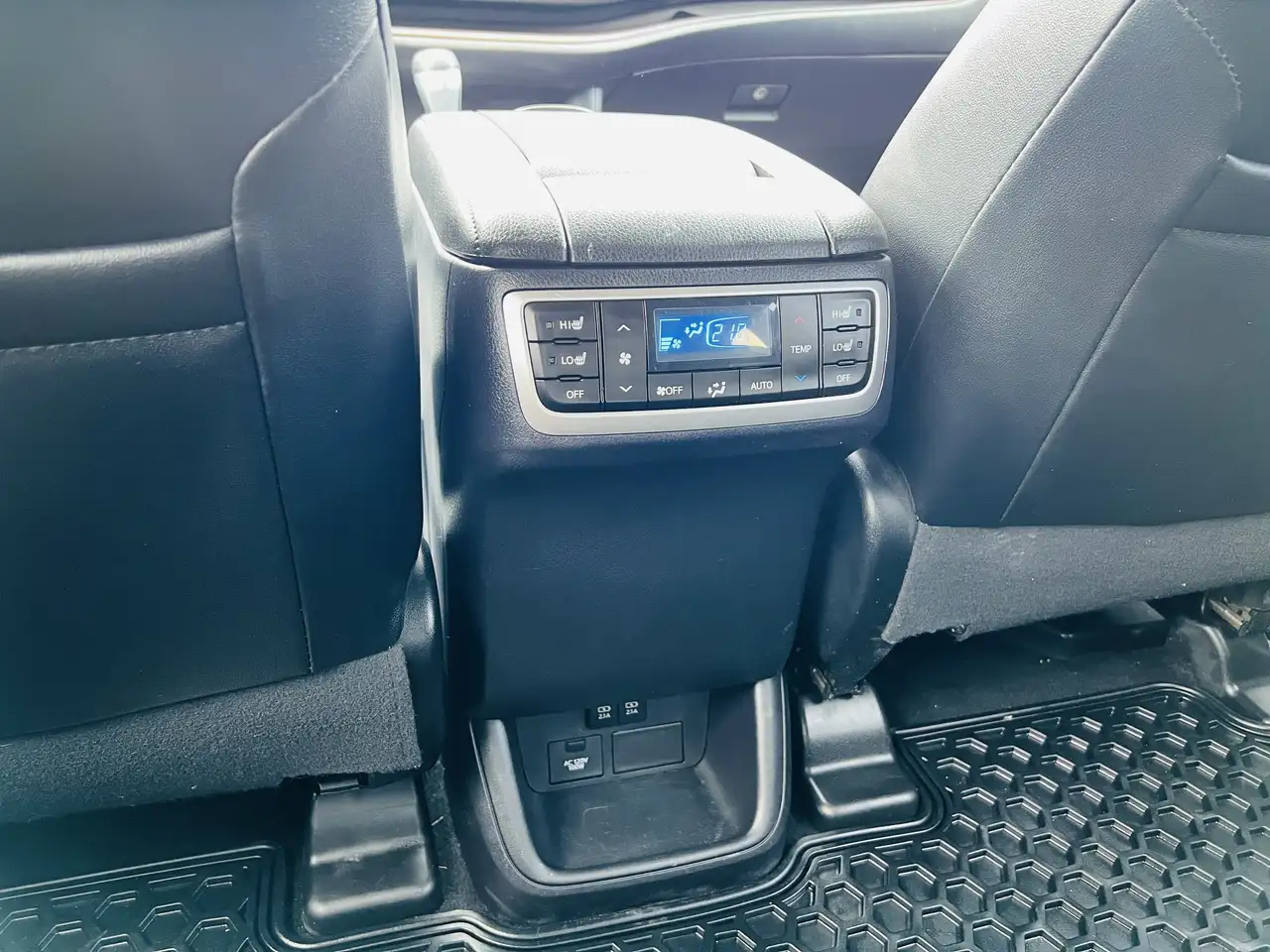 Toyota Highlander снимка Toyota Highlander