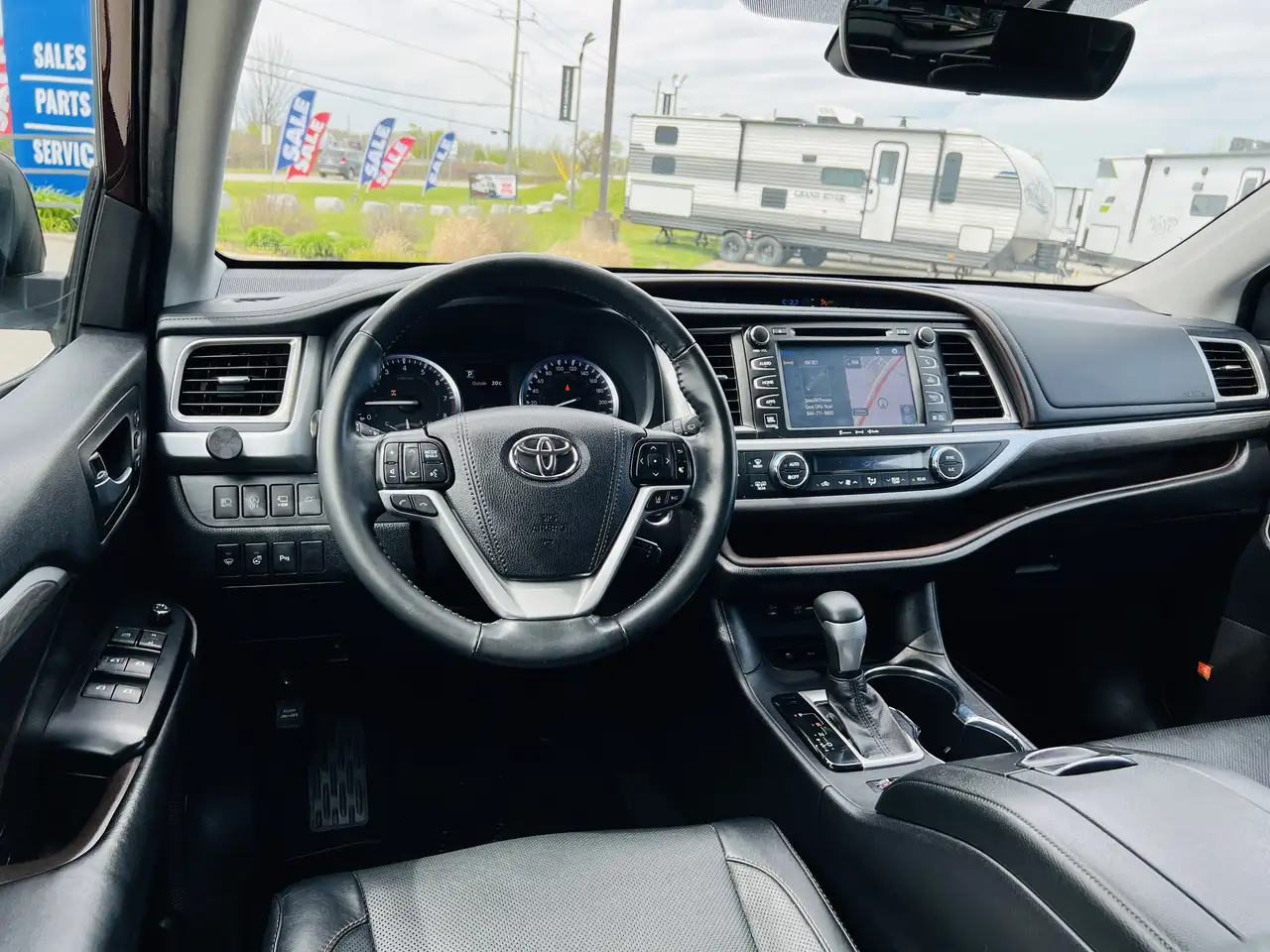 Toyota Highlander снимка Toyota Highlander