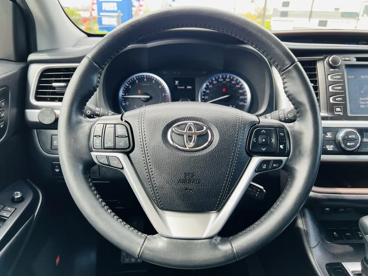 Toyota Highlander снимка Toyota Highlander