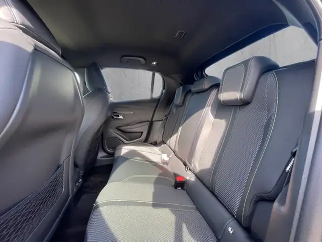 Peugeot 208 view 8
