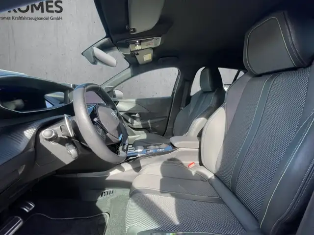 Peugeot 208 view 9
