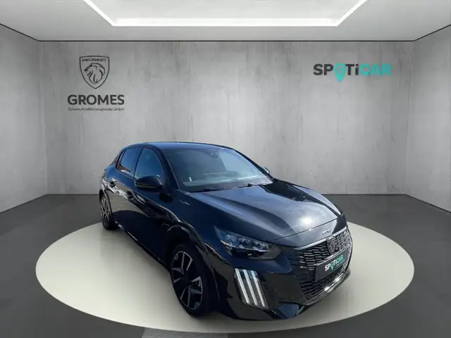 Peugeot 208 main image