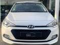 Hyundai i20 1.1 CRDi Blackline / Clim Auto / Cruise / PDC Weiß - thumbnail 2