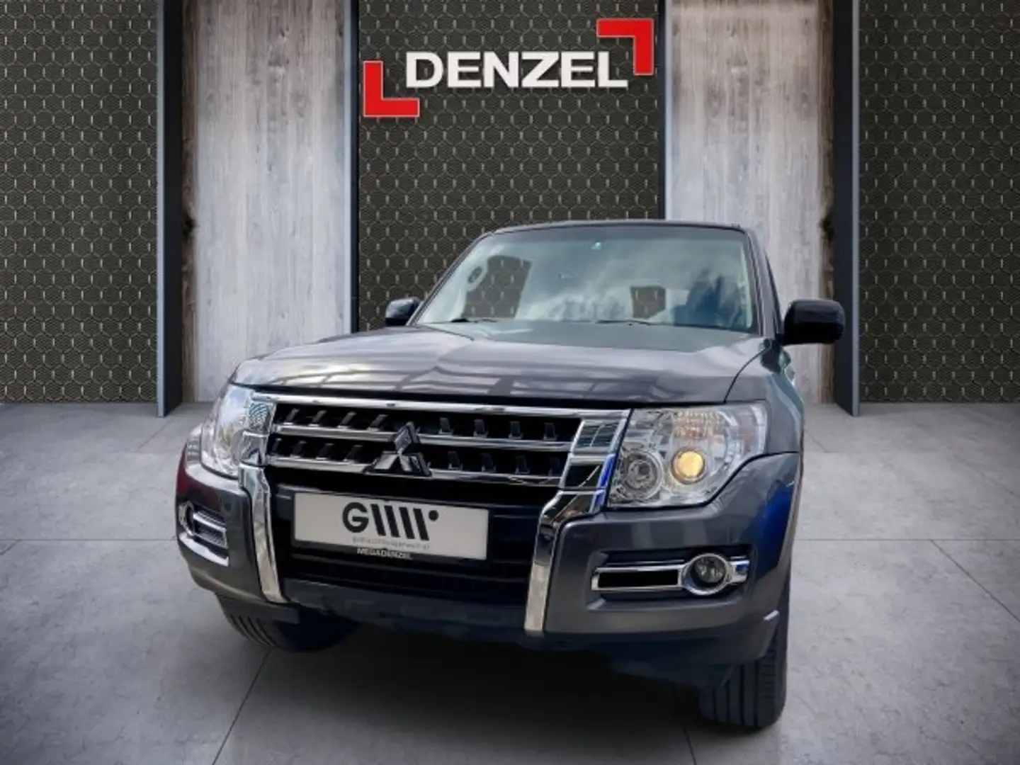 Mitsubishi Pajero 3,2 DI-D Aust Gris - 2