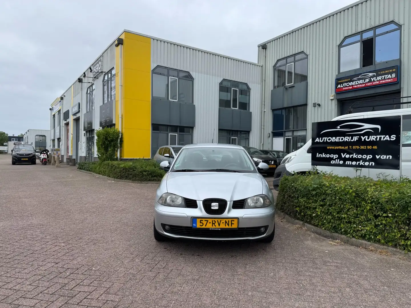 SEAT Ibiza 1.4-16V Reference Grigio - 2