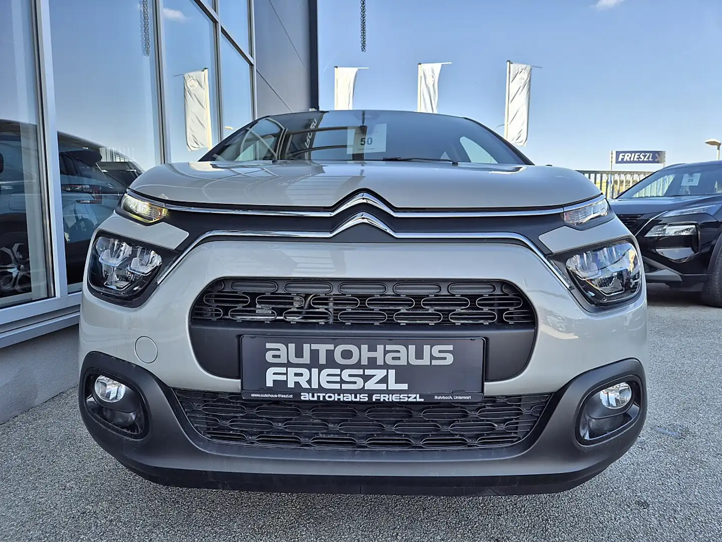 Citroen C3 PureTech 83 S&S 5-Gang-Manuell Max Beige - 2