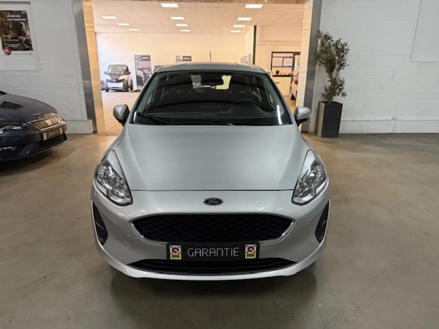 Ford Fiesta 1.1 Trend Gris - 2