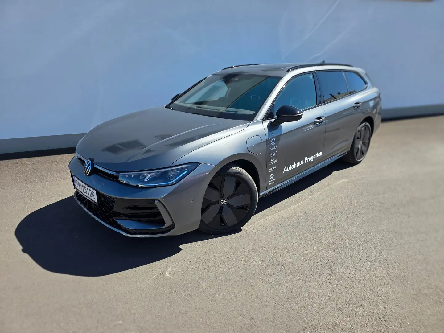 Volkswagen Passat Variant Sport eHybrid 150kW Grau - 1