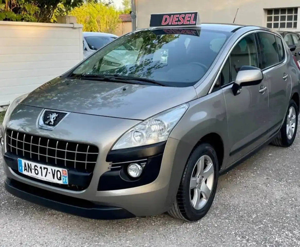 Peugeot 3008 1.6 HDi 16V 110ch FAP Confort Pack