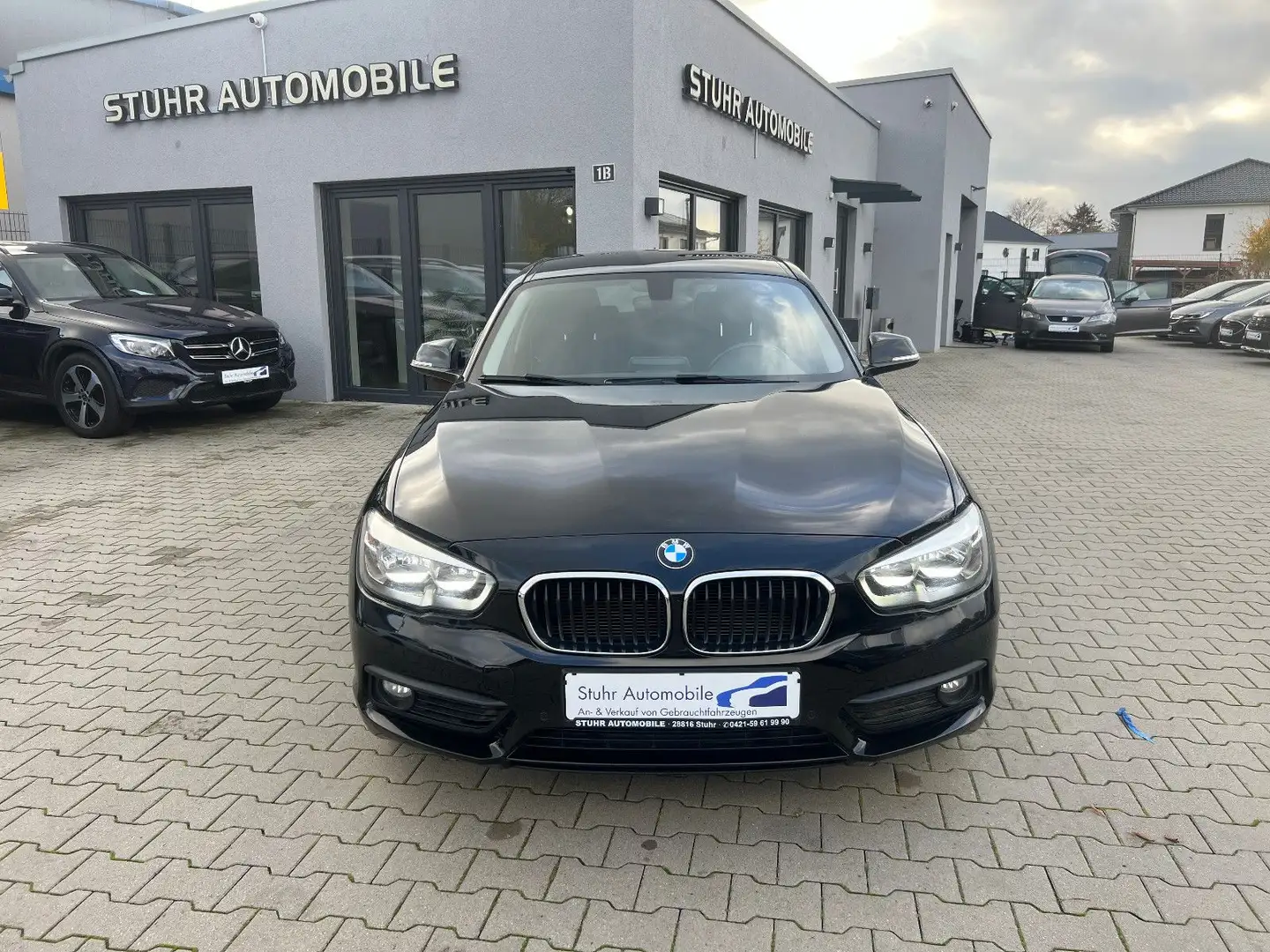 BMW 118 1 Limousine 5-trg. 118 i PDC SHZ Schwarz - 2