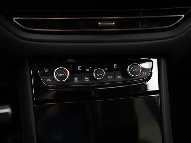 Opel Grandland view 12