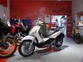 Piaggio Beverly 300 ie Wit - thumbnail 1