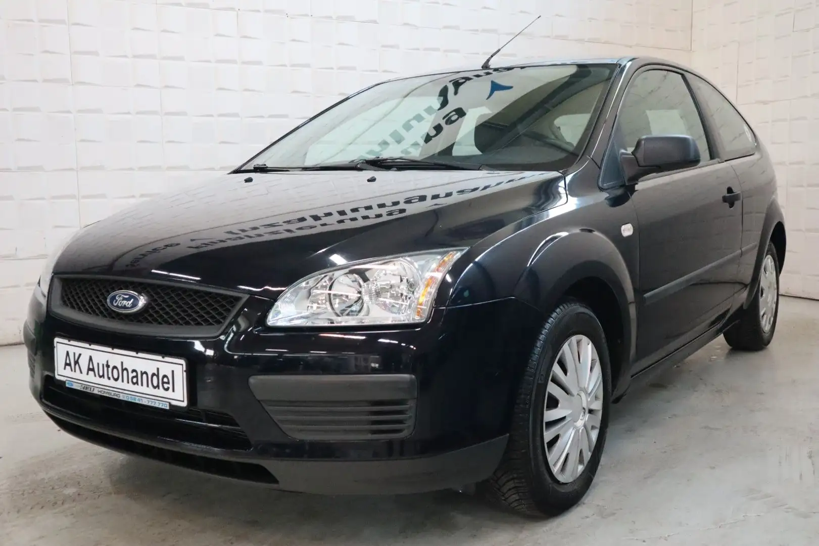 Ford Focus Lim. Trend Bleu - 1