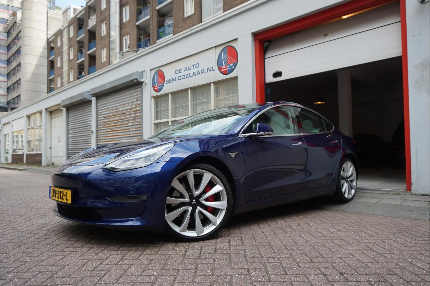 Tesla Model 3 Performance AWD 75 kWh Long Range | Liefhebberscon Blauw - 2