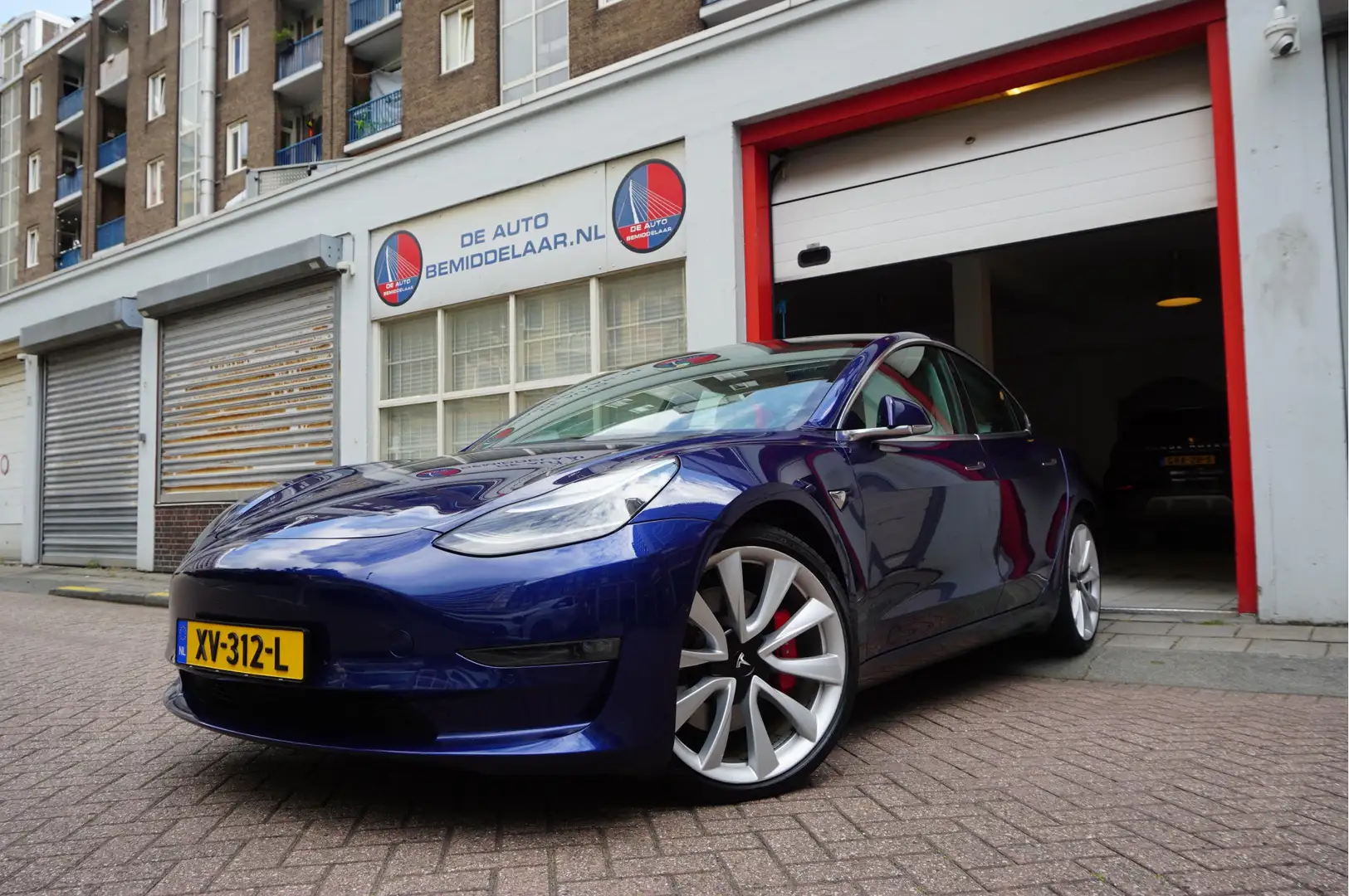 Tesla Model 3 Performance AWD 75 kWh Long Range | Liefhebberscon Blauw - 1