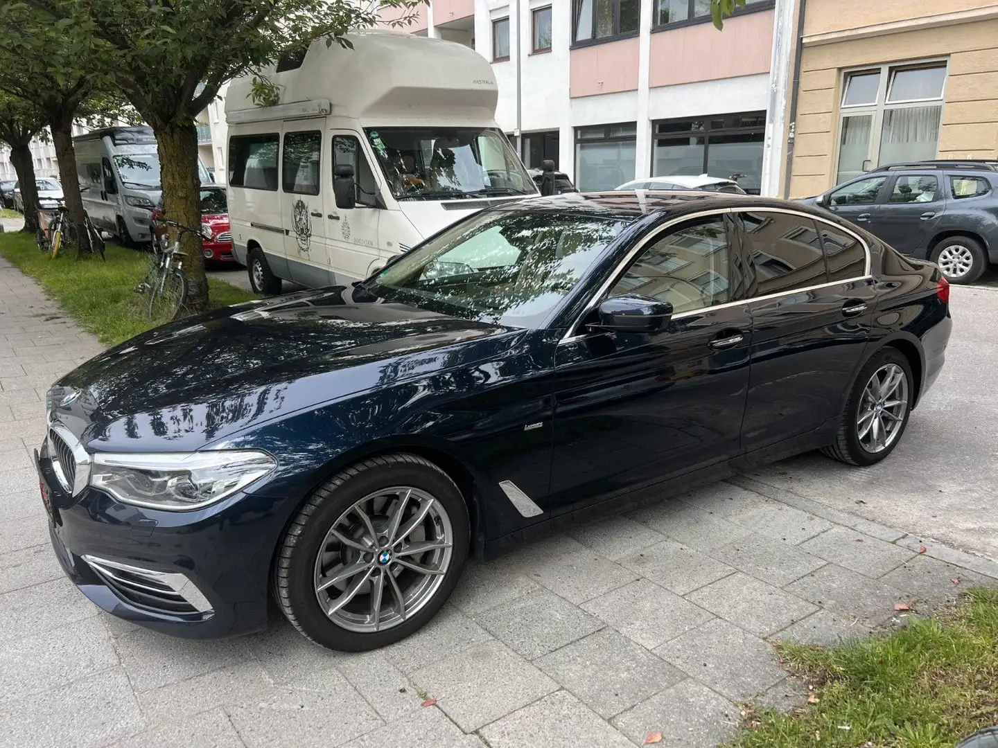 BMW 530 d xDrive Luxury Line Pano #Im Kundenauftrag# Bleu - 1