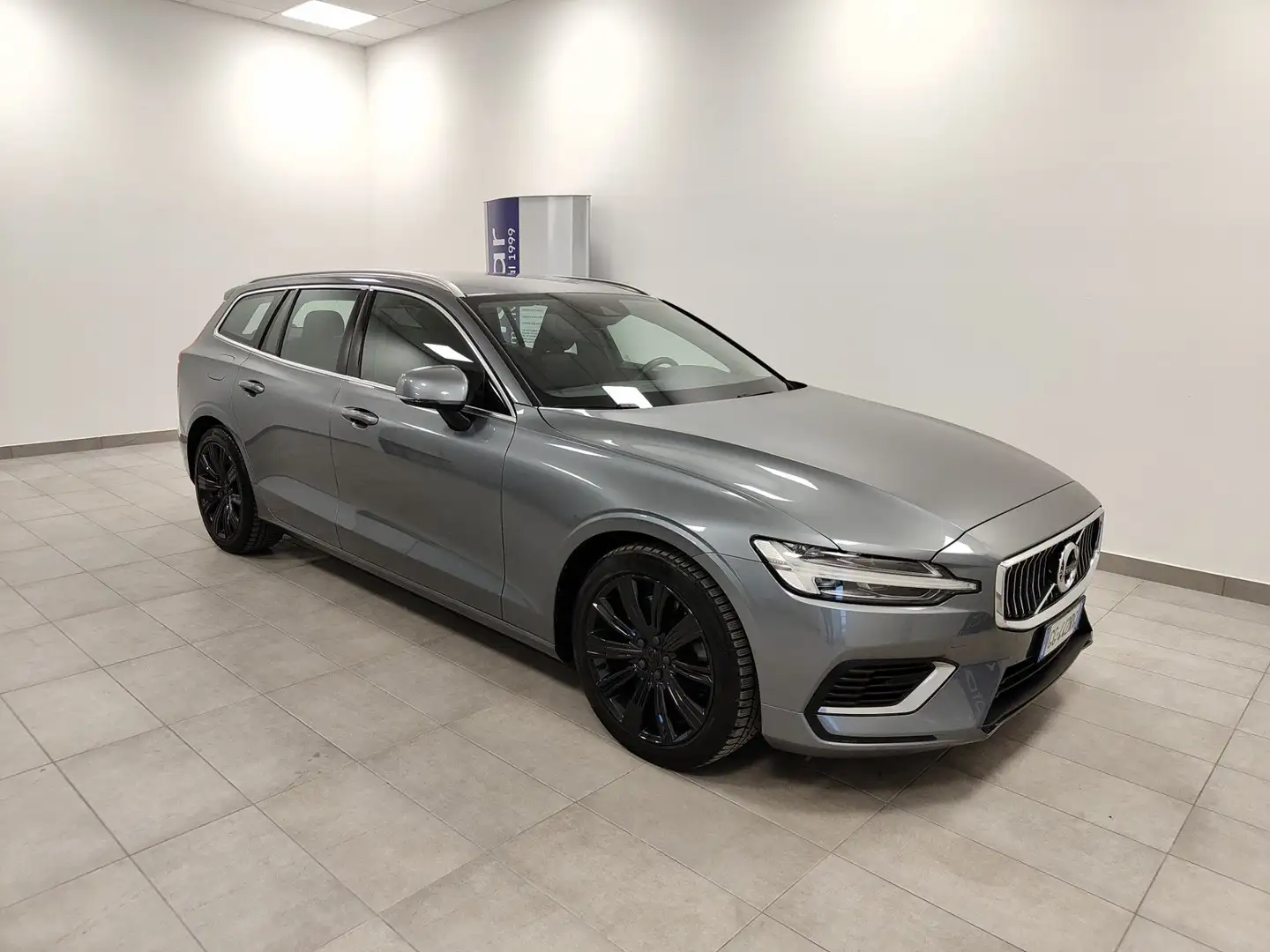Volvo V60 T6 Recharge AWD Plug-in Hybrid Inscription Navi 18 Grigio - 2