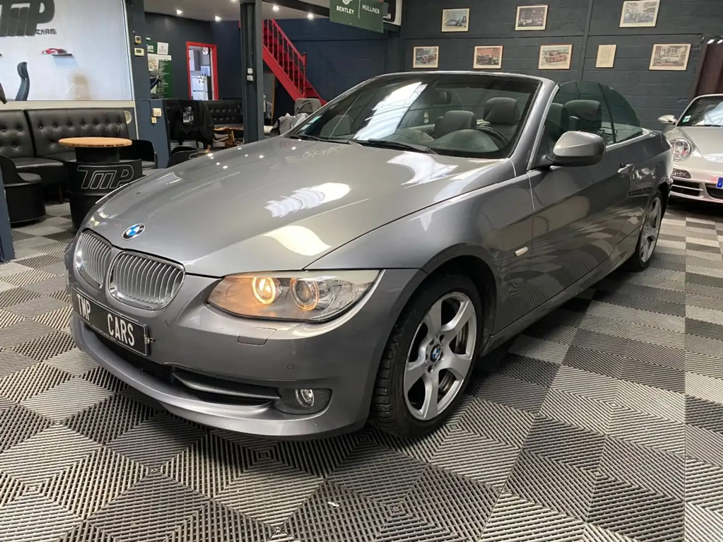 BMW 320 E93 cabriolet 320D 184 Pack Luxe - 2