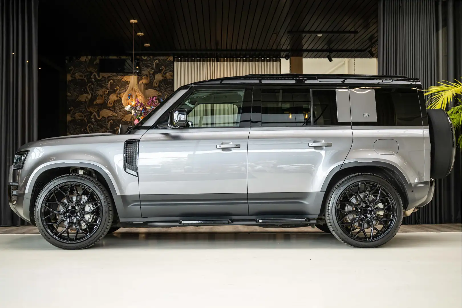 Land Rover Defender 110 P400e SE | 23inch | Panorama | El Trekhaak | 3 Grijs - 2