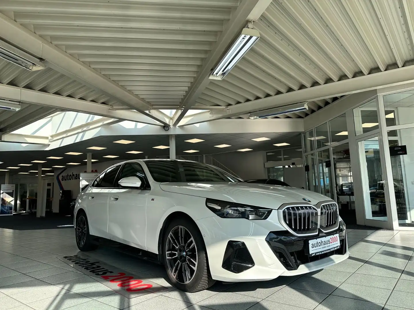 BMW 540 d xDrive M Sportpaket LED/HUD/360°/AHK/PANO. Blanc - 1
