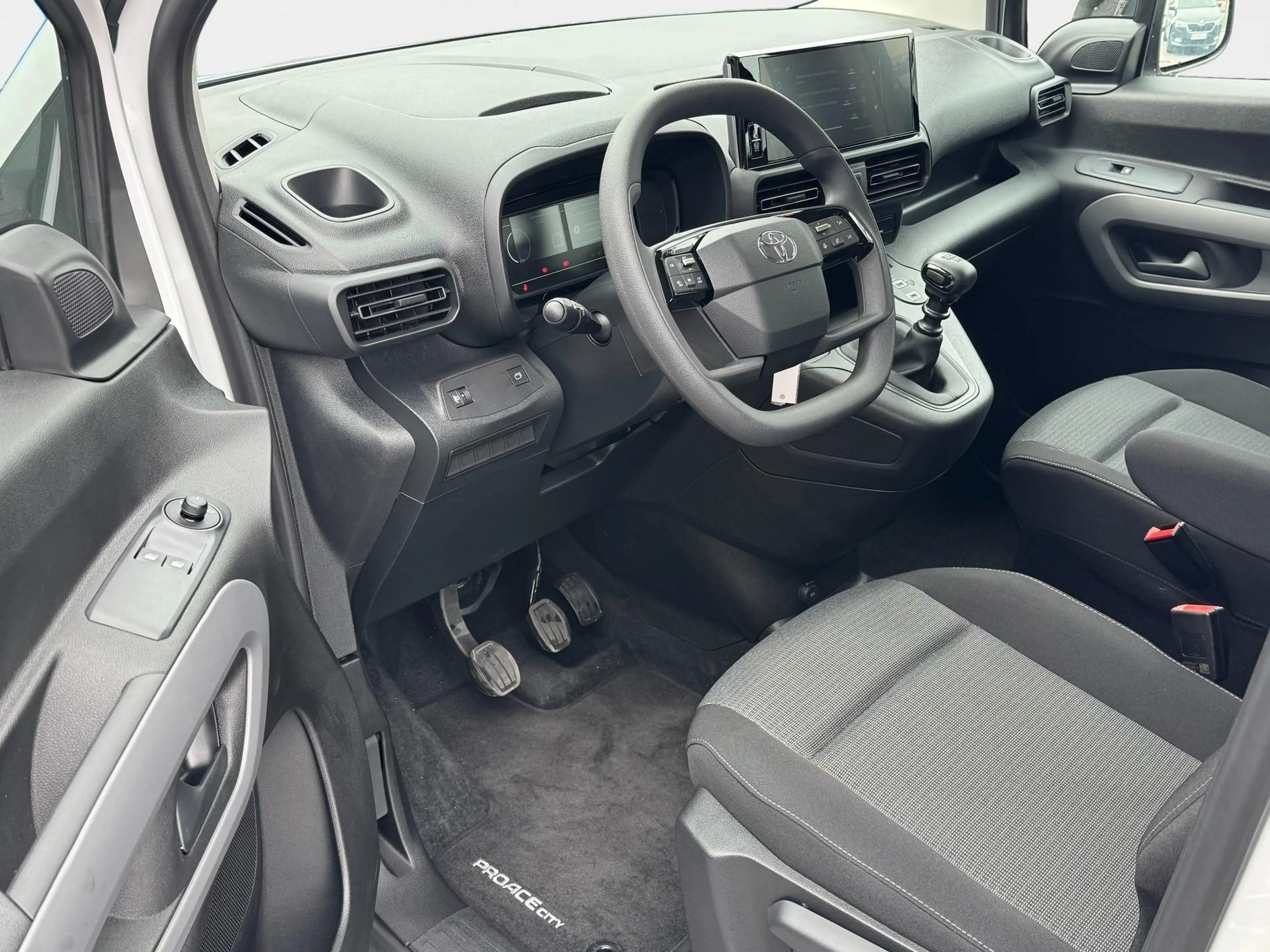 Toyota Proace City Verso 1,5 D-4D L2 Business 7 Sitzer Klima Einpa... — photo 10