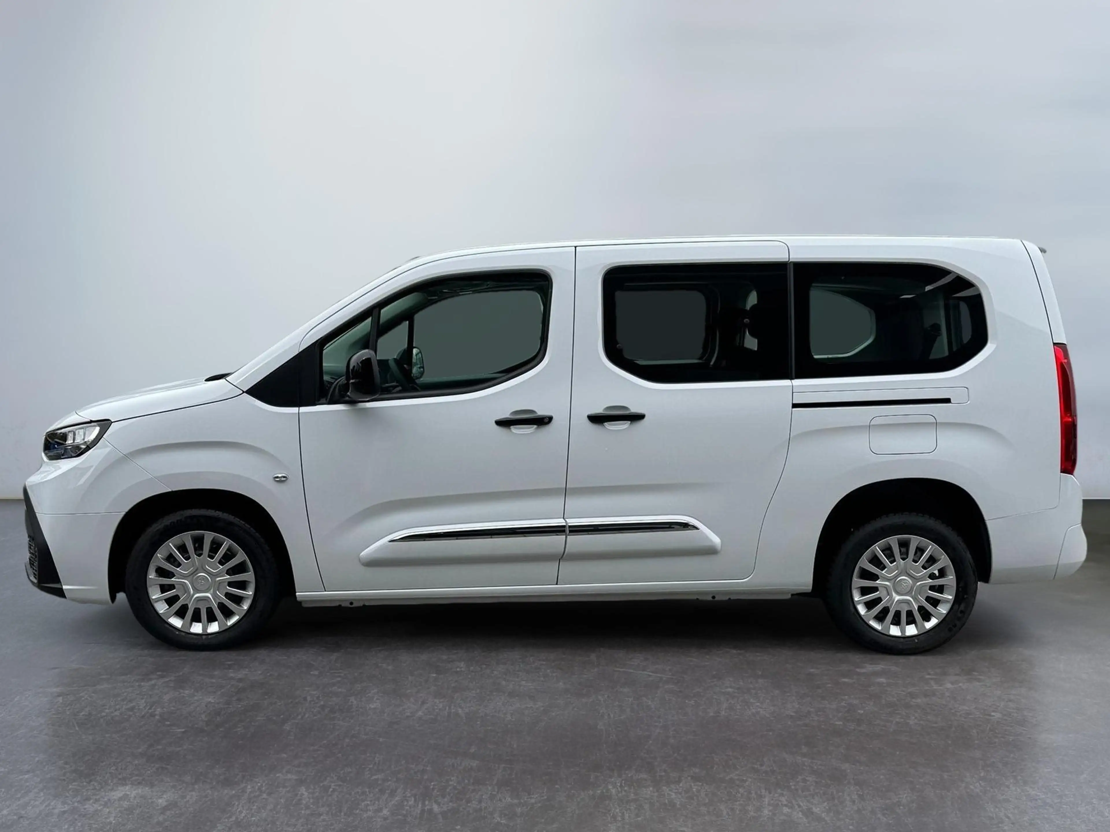 Toyota Proace City Verso 1,5 D-4D L2 Business 7 Sitzer Klima Einpa... — photo 5