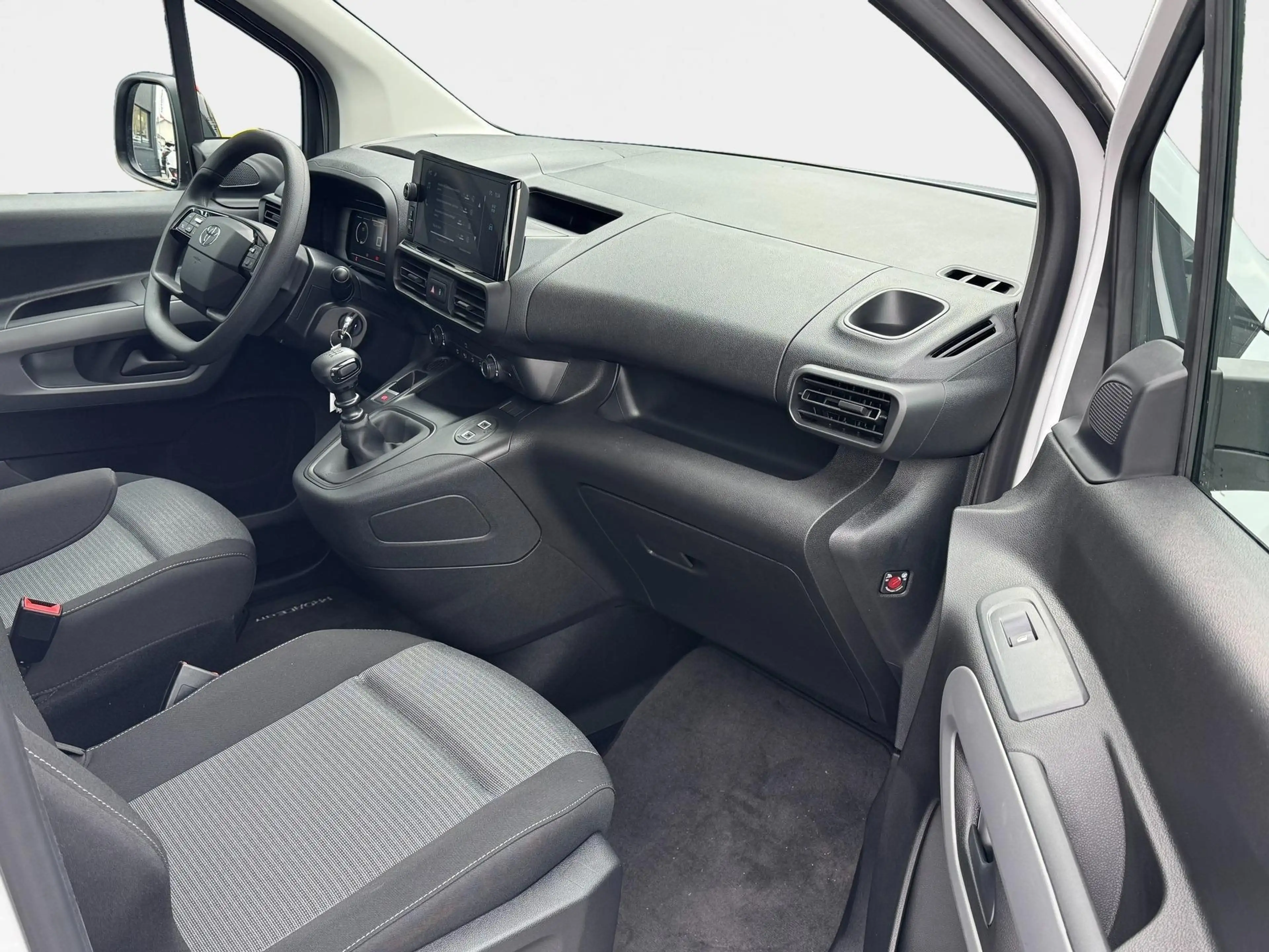 Toyota Proace City Verso 1,5 D-4D L2 Business 7 Sitzer Klima Einpa... — photo 8