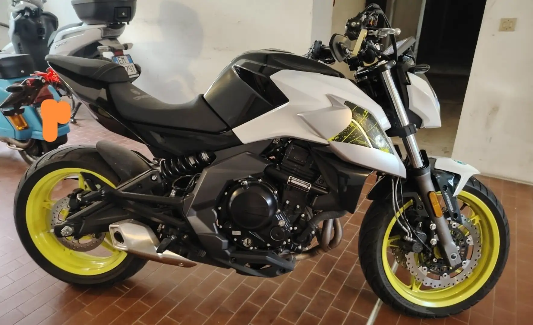 CFMOTO 650 NK Sport Blanco - 2