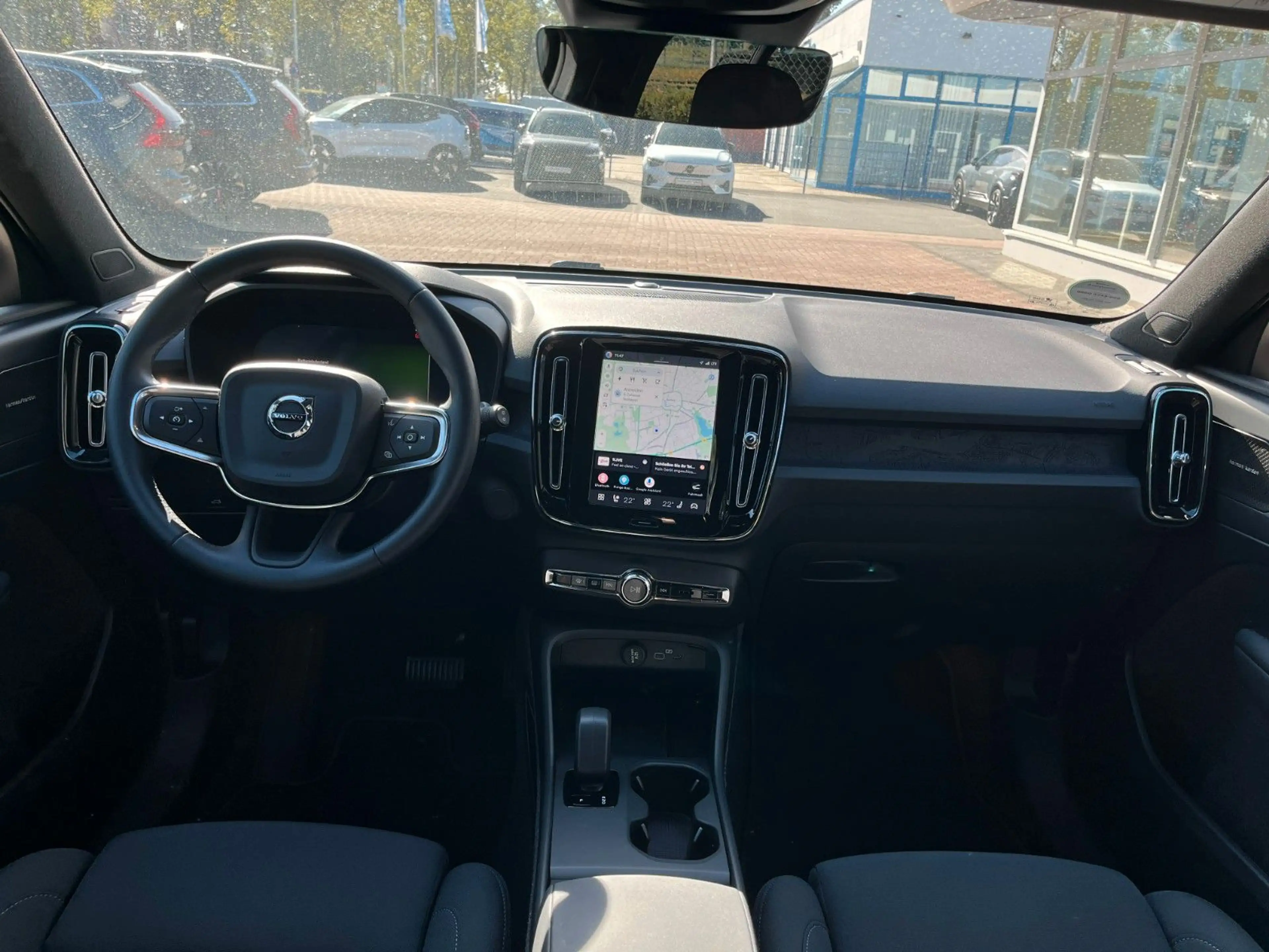 Volvo EX40 Plus Dark Single Motor Ext Range — photo 14