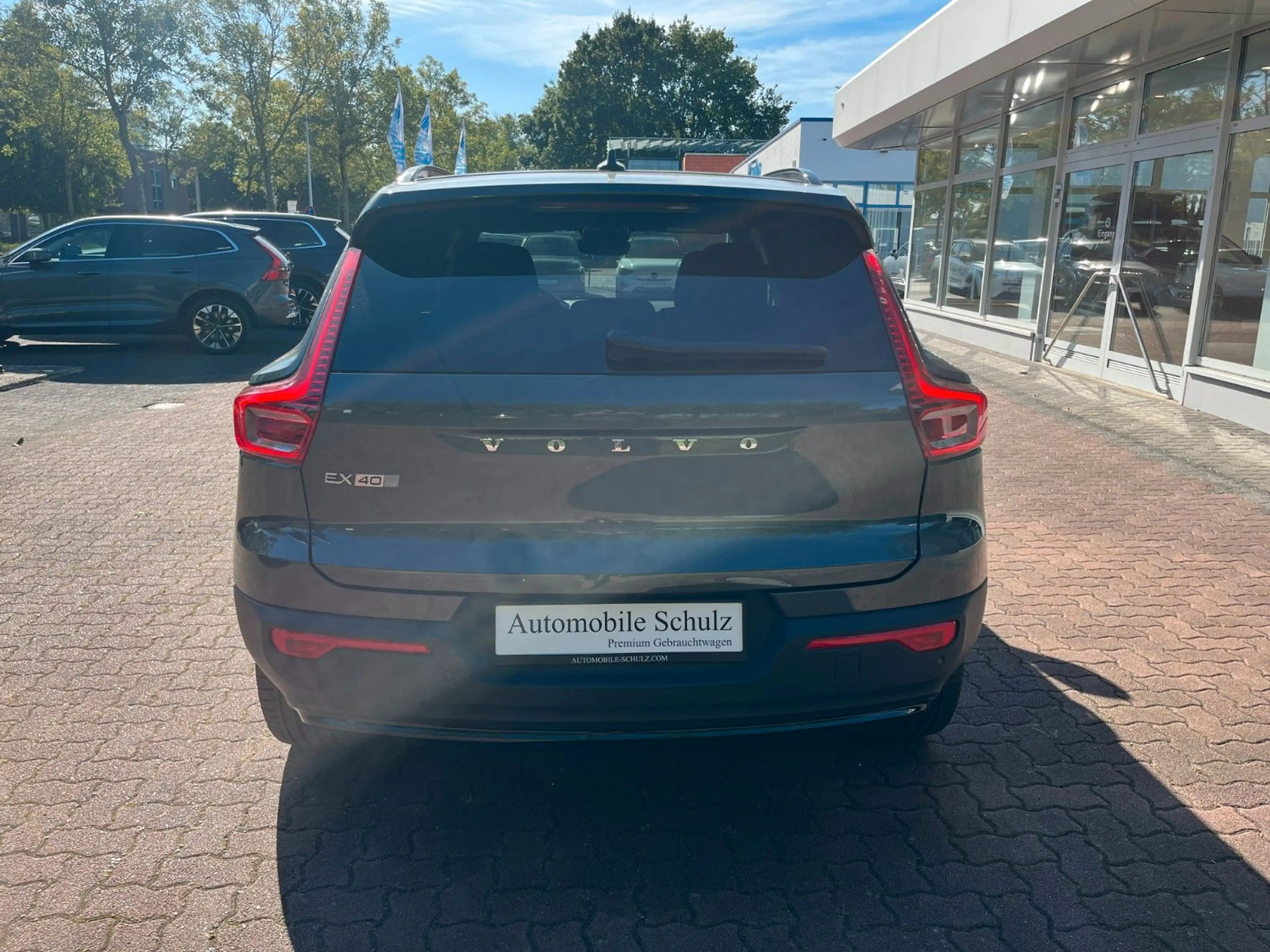 Volvo EX40 Plus Dark Single Motor Ext Range — photo 7