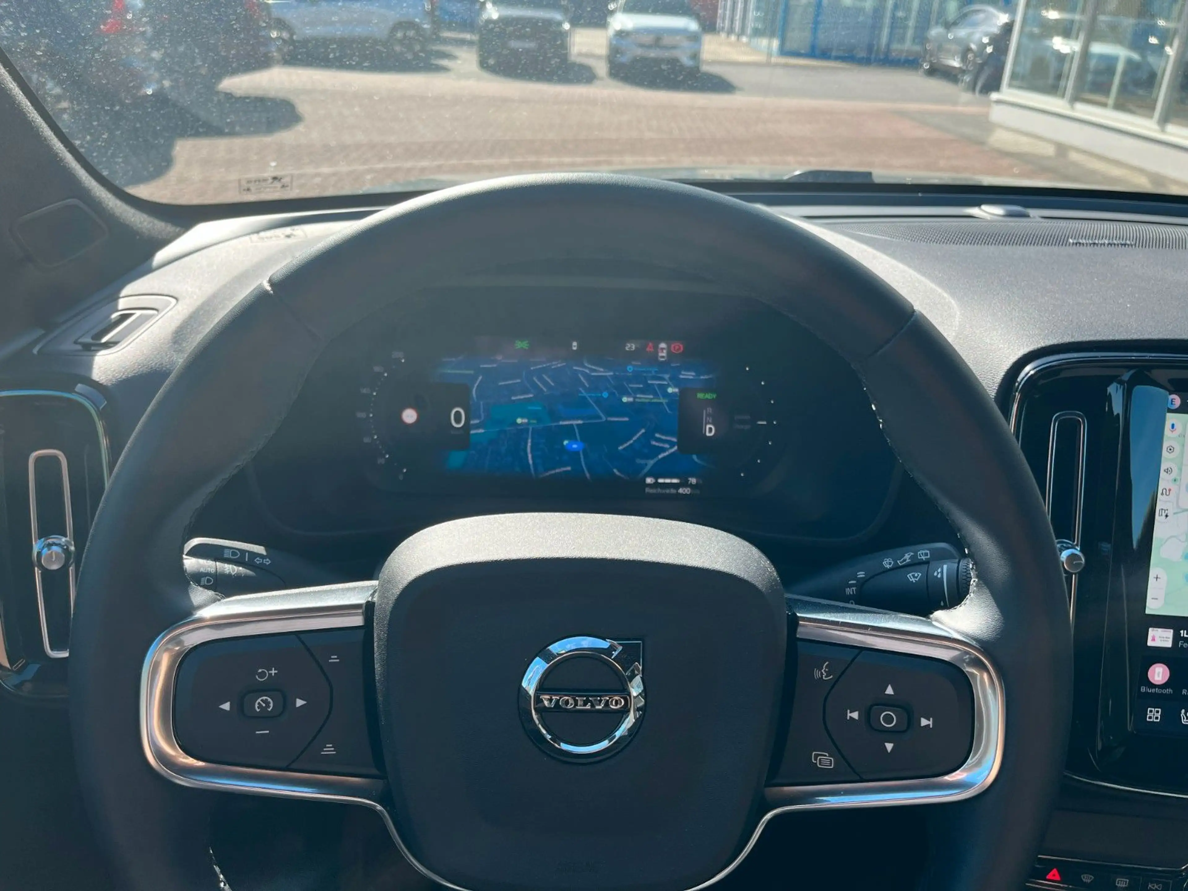 Volvo EX40 Plus Dark Single Motor Ext Range — photo 15