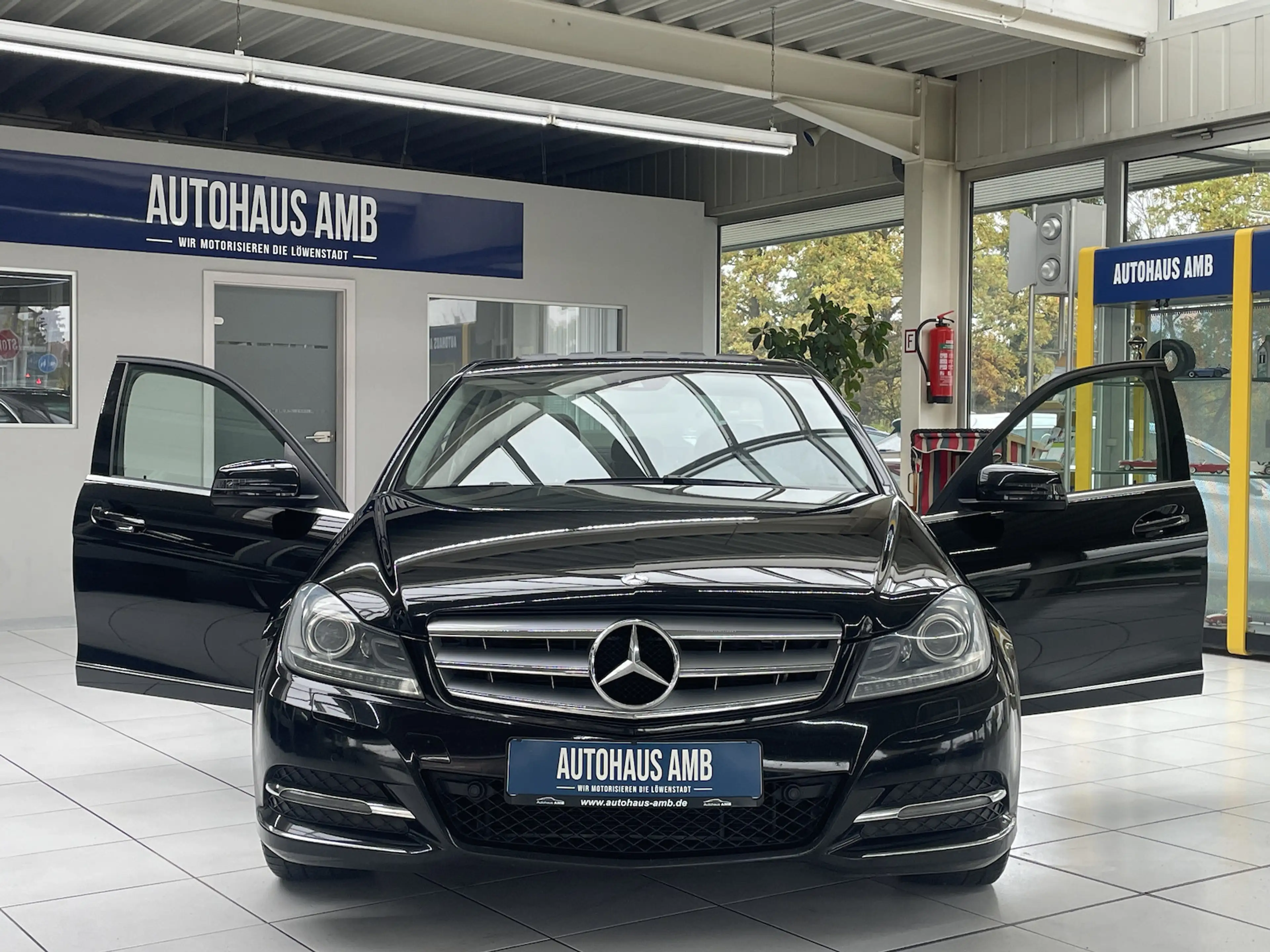 Mercedes-Benz C 350 CGI Aut. 4Matic Leder Navi Bi-Xenon AHK — photo 8