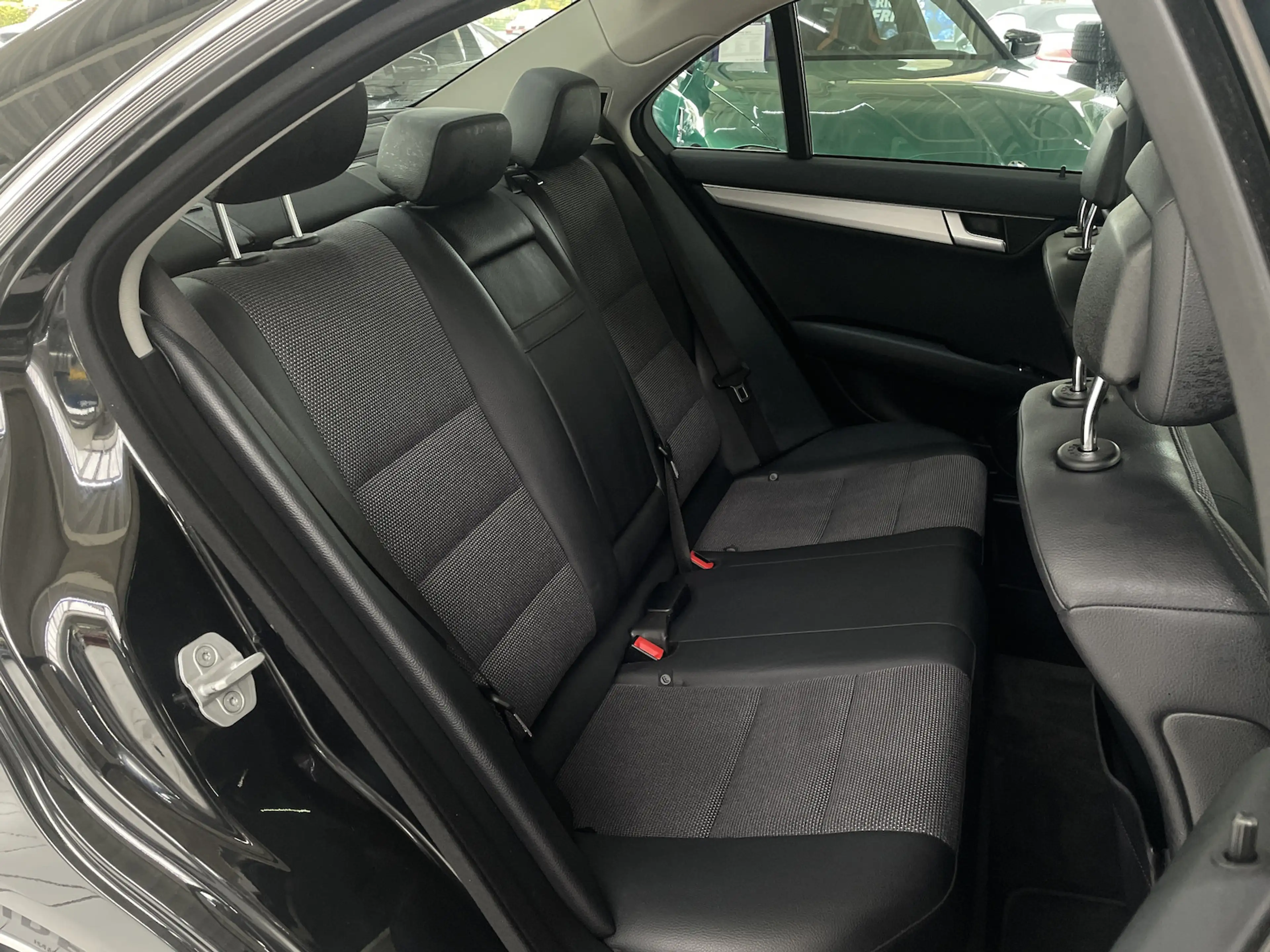 Mercedes-Benz C 350 CGI Aut. 4Matic Leder Navi Bi-Xenon AHK — photo 14
