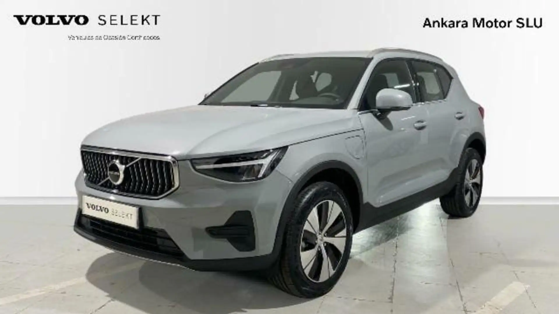 Volvo XC40 Recharge Core, T4 plug-in hybrid,Eléctrico/Gasoli Gris - 1