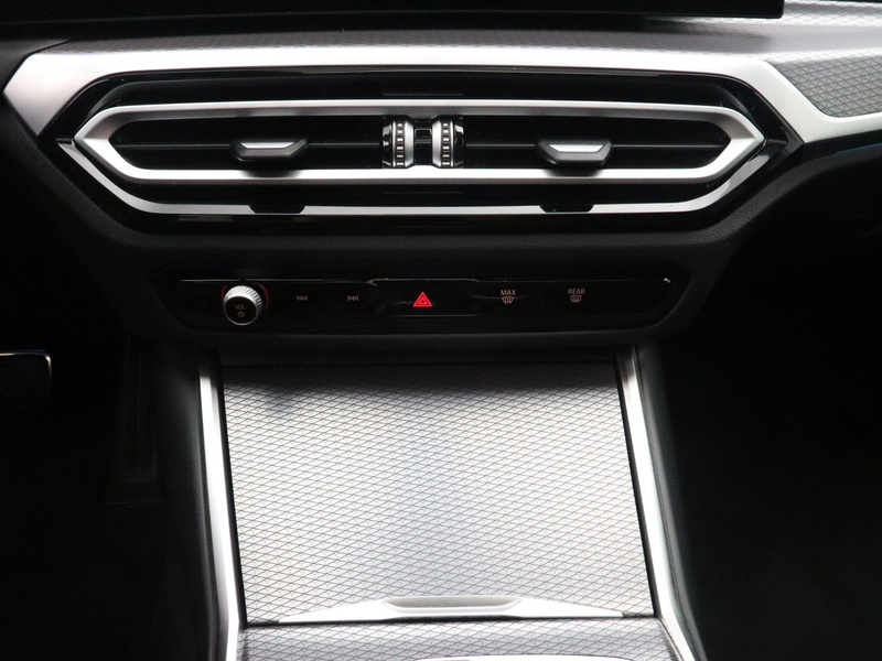 BMW 320 3 Serie 320e — photo 13