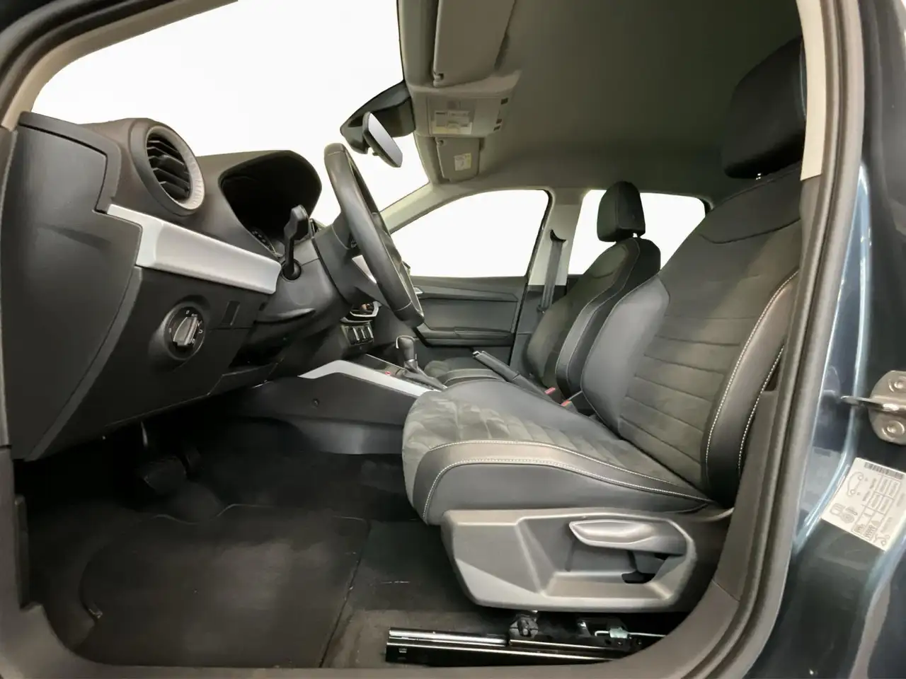 SEAT Arona Style+DSG+Led+P.Luxe+LM17 9