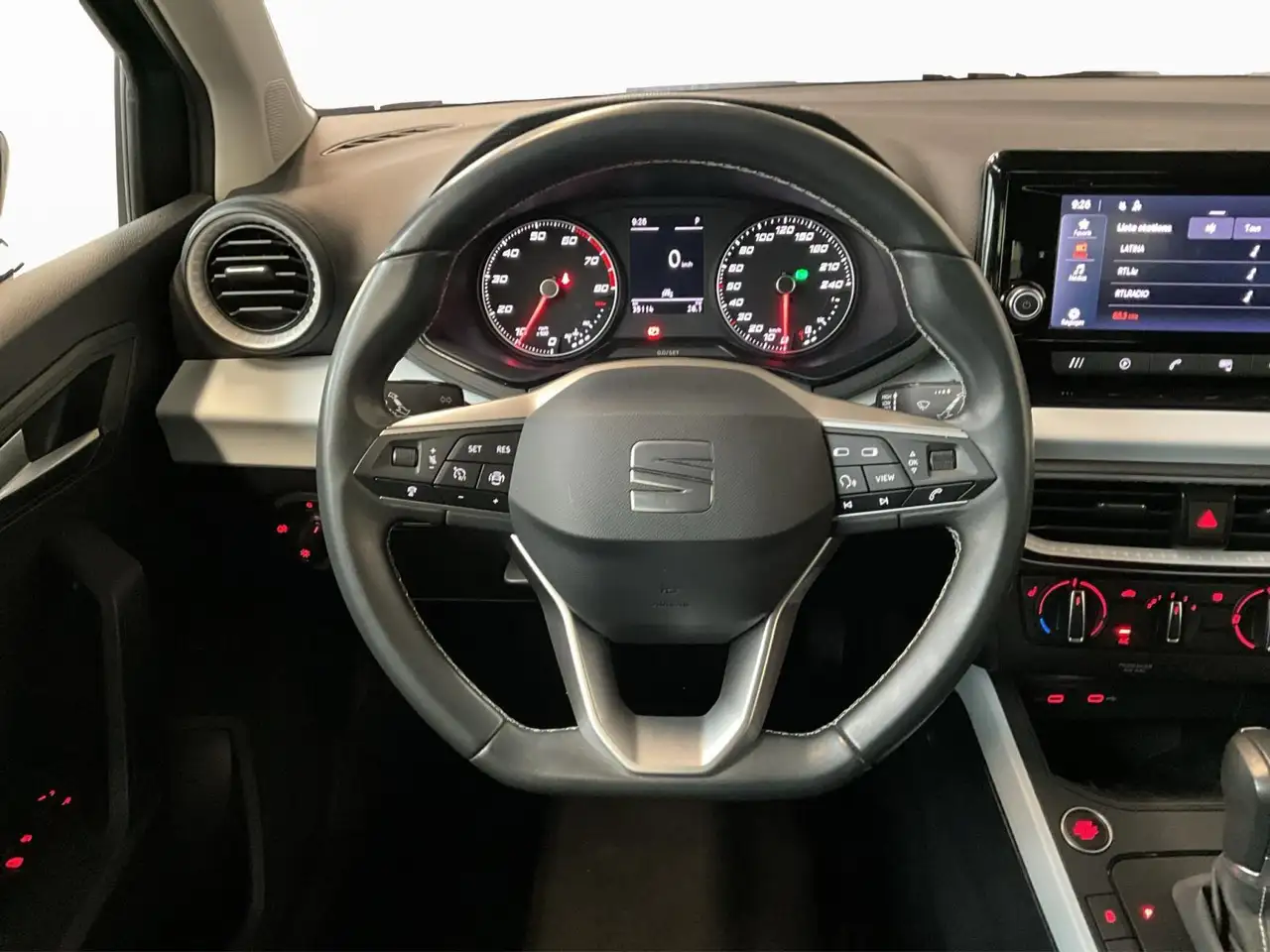 SEAT Arona Style+DSG+Led+P.Luxe+LM17 10