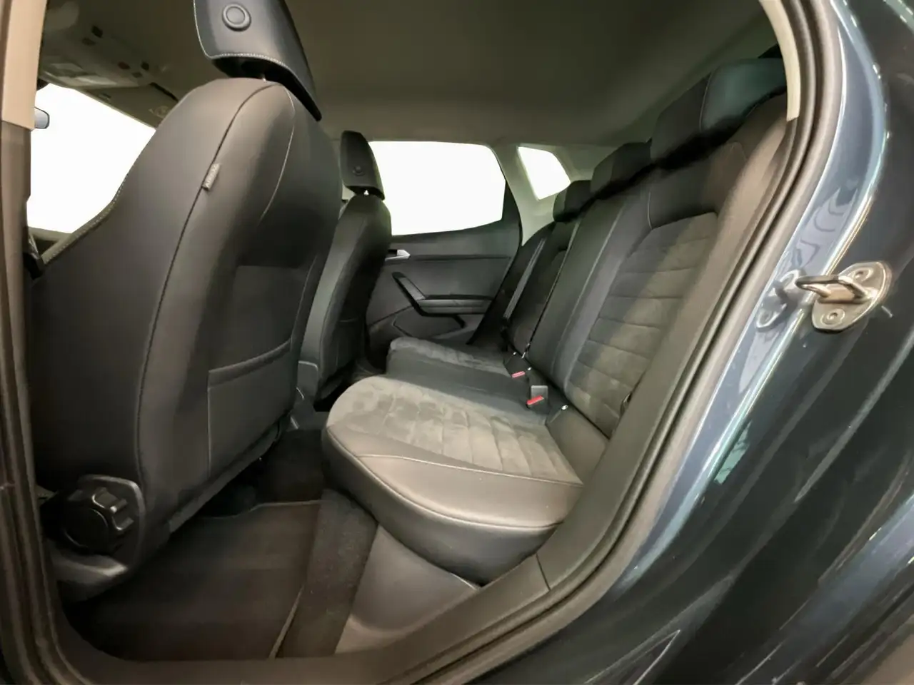 SEAT Arona Style+DSG+Led+P.Luxe+LM17 15