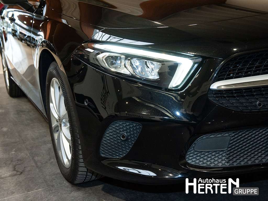 Mercedes-Benz A 220