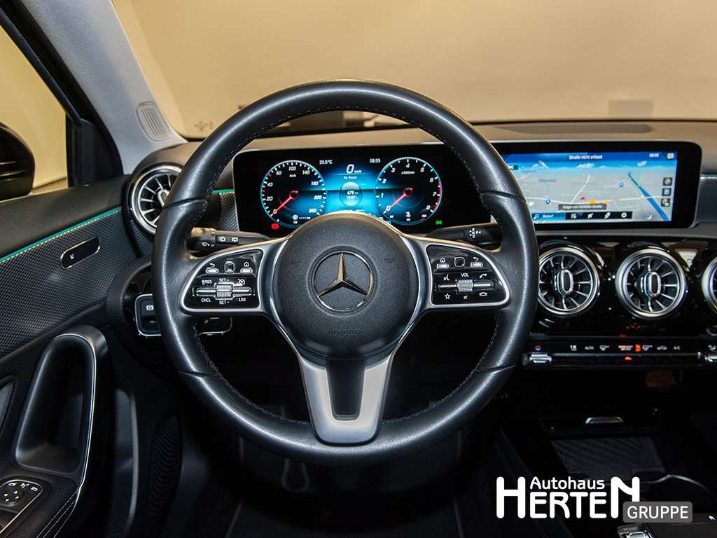 Mercedes-Benz A 220
