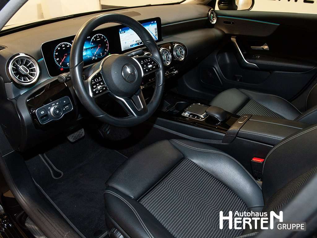 Mercedes-Benz A 220