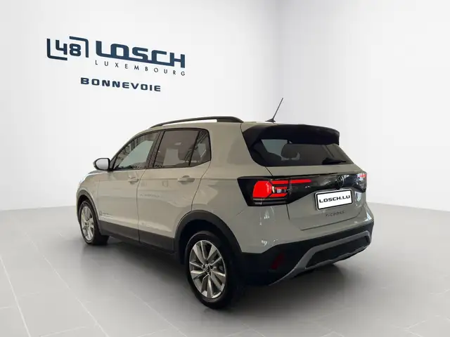 Volkswagen T-Cross view 6