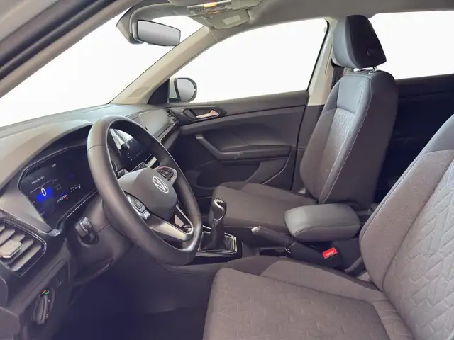 Volkswagen T-Cross view 9
