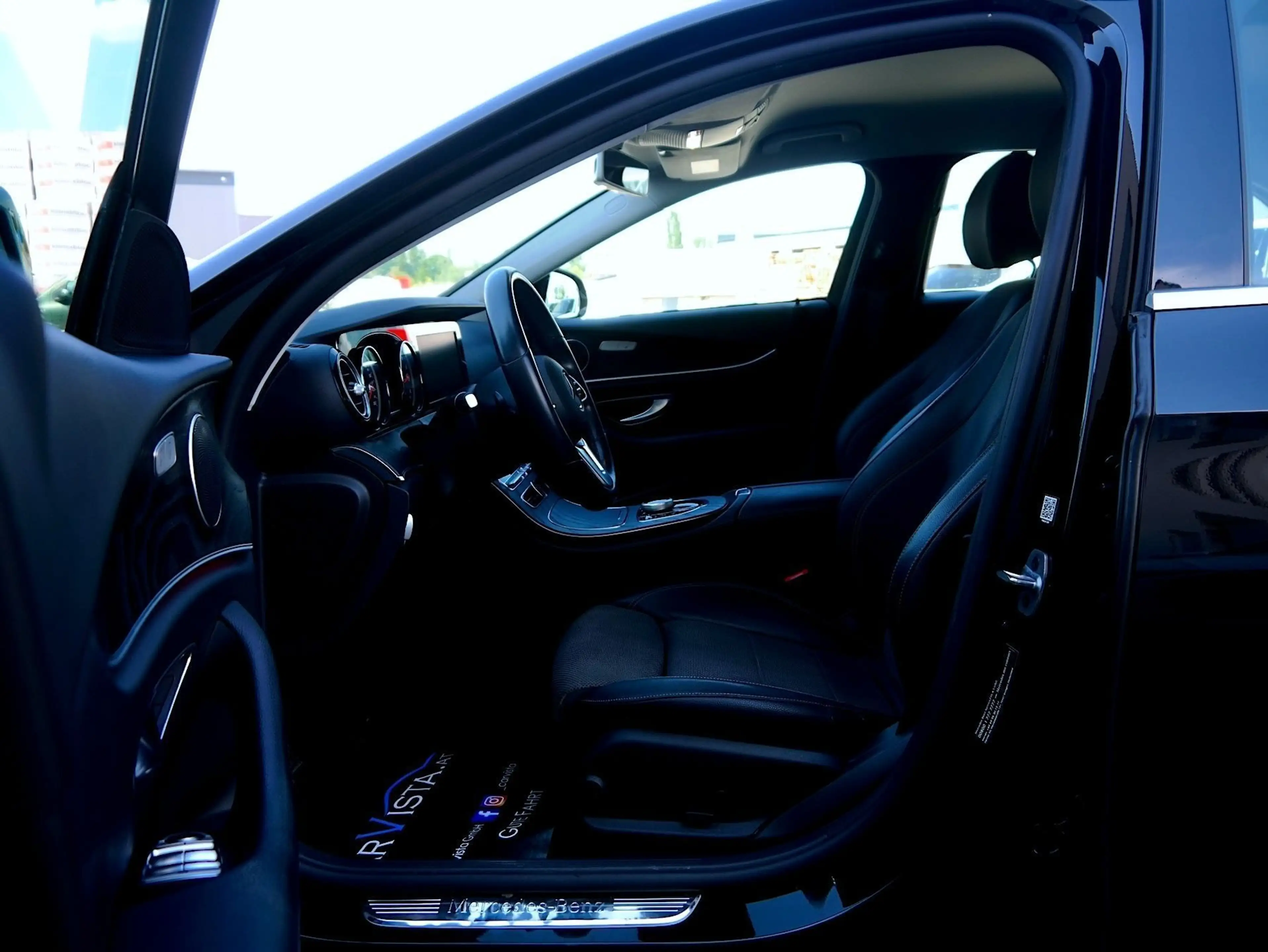 Mercedes-Benz E 200 Avantgarde Aut. *Park-Assistent* — photo 10