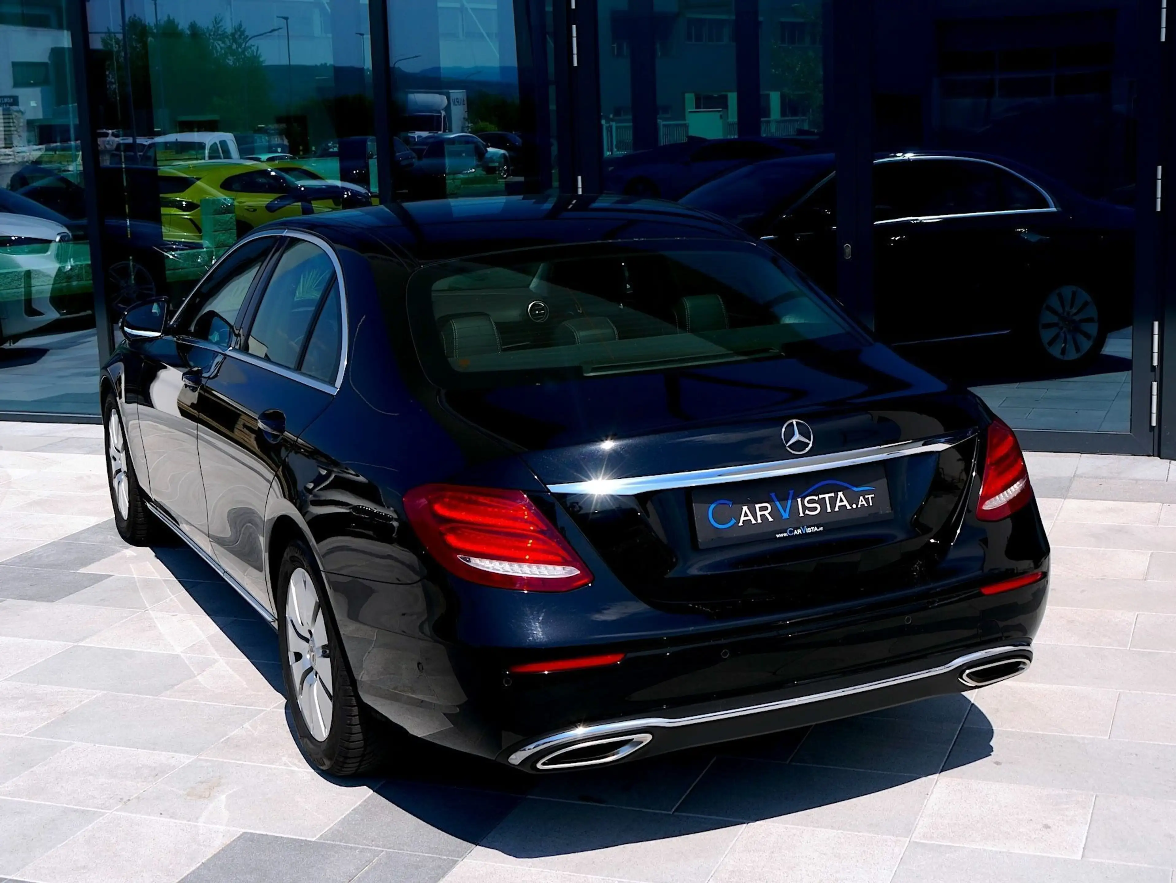 Mercedes-Benz E 200 Avantgarde Aut. *Park-Assistent* — photo 8