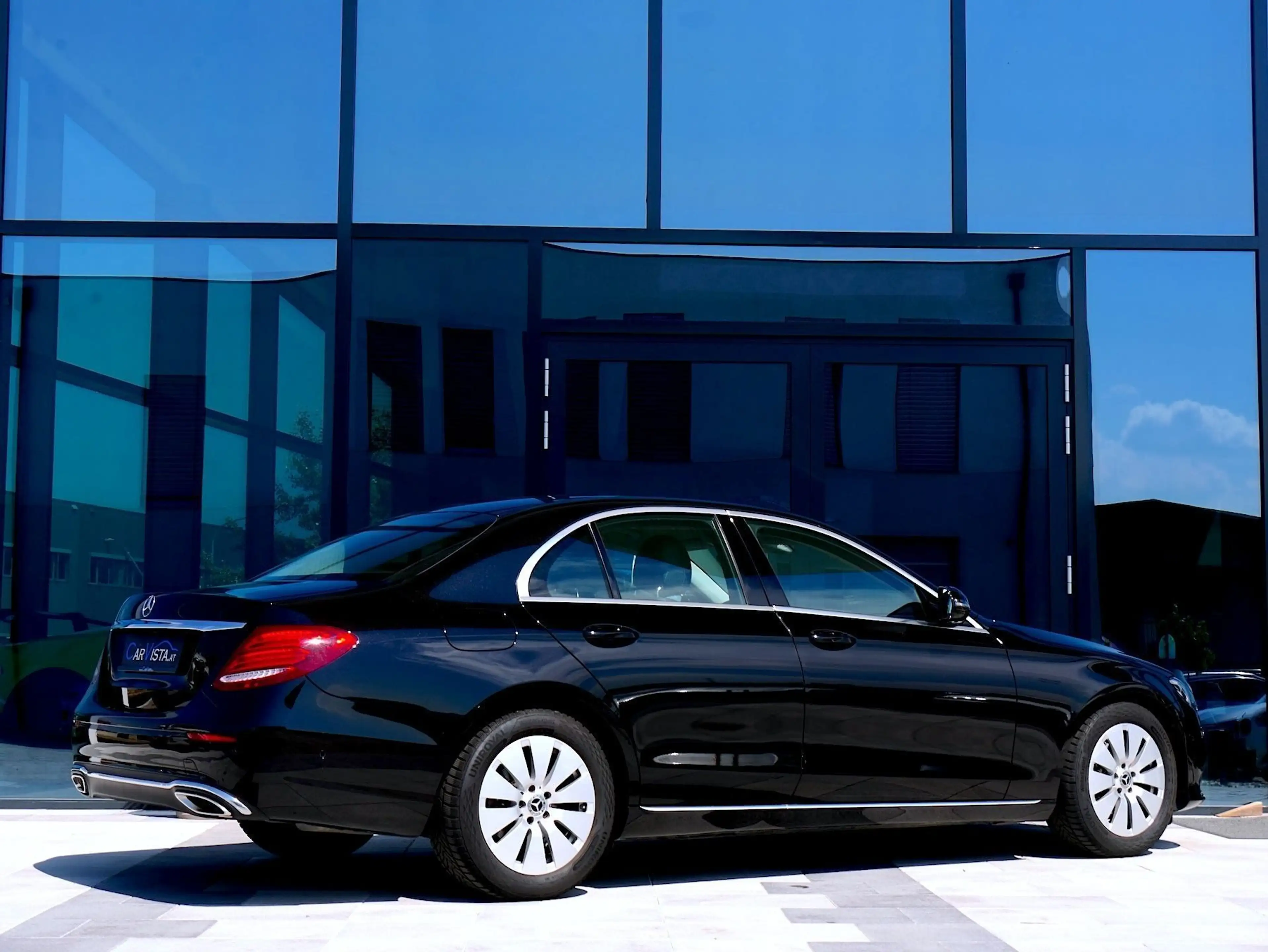 Mercedes-Benz E 200 Avantgarde Aut. *Park-Assistent* — photo 6